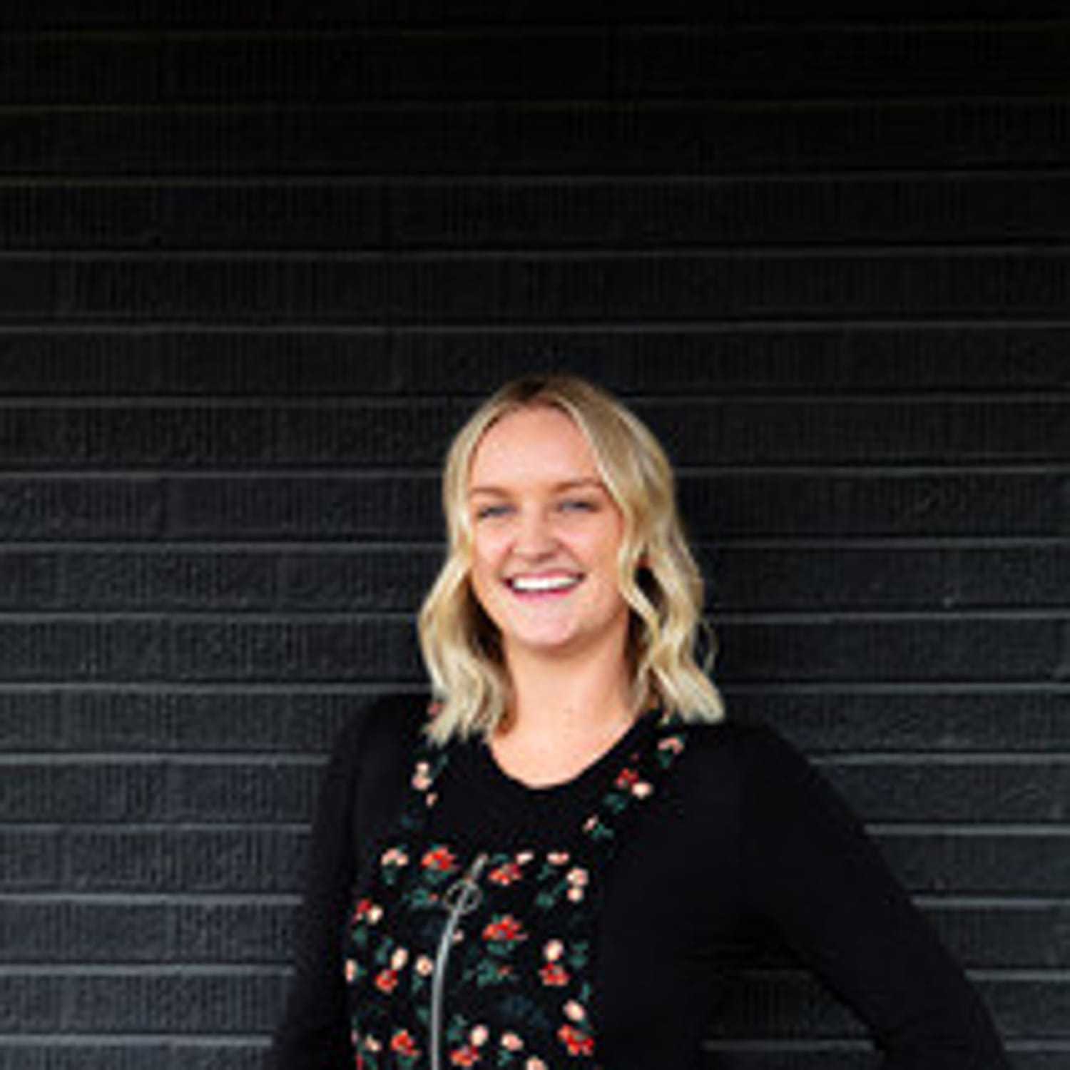 Portrait of Hannah S, a professional stylist at Style Bar Salon, showcasing their expertise and style.